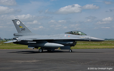 General Dynamics F-16AM | 285 | Royal Norwegian Air Force  |  338 skv | CAMBRAI EPINOY (LFQI/---) 05.06.2003