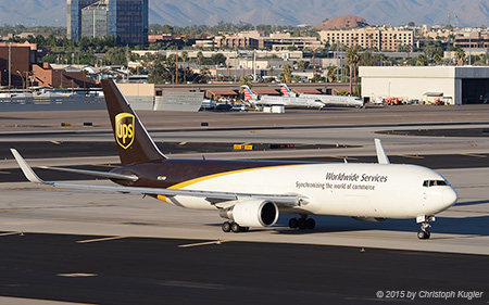 Boeing 767-34AF | N324UP | United Parcel Service | PHOENIX SKY HARBOUR INTL (KPHX/PHX) 24.09.2015