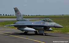 General Dynamics F-16C | 93-0689 | Turkish Air Force  |  191 Filo | CAMBRAI EPINOY (LFQI/---) 05.06.2003