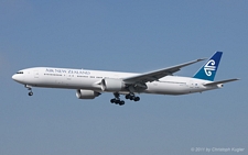 Boeing 777-319ER | ZK-OKM | Air New Zealand | LOS ANGELES INTL (KLAX/LAX) 23.10.2011