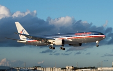 Boeing 767-323ER | N384AA | American Airlines | MIAMI INTL (KMIA/MIA) 07.12.2012