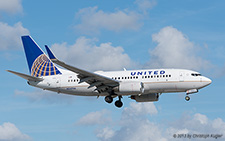 Boeing 737-724 | N24706 | United Airlines | MIAMI INTL (KMIA/MIA) 04.12.2013