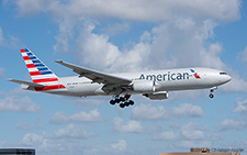 Boeing 777-223ER | N750AN | American Airlines | MIAMI INTL (KMIA/MIA) 06.12.2013